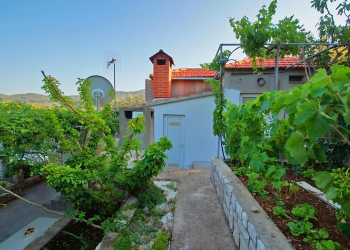 بيت للعطل Getaway House *